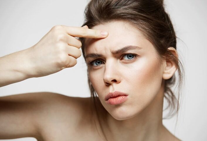 Voordat u antiverouderingskruiden gebruikt, moet u uw gezichtshuidtype kennen. 